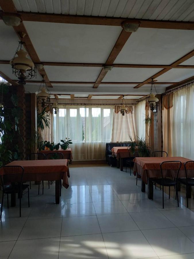 Hotel Restaurant Complex Boyarskiy Dvor Boyarka Exterior foto